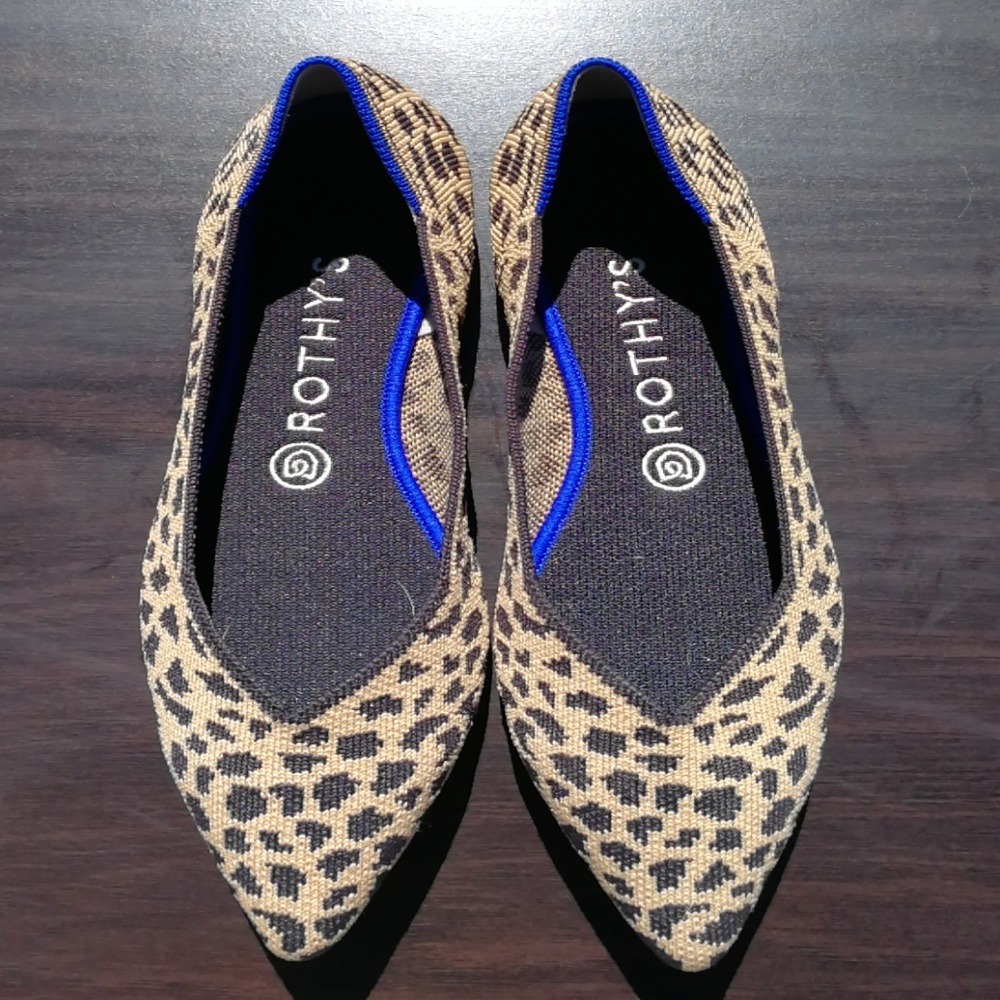 Rothys 9M pointed flat ***AVAILABLE 1/27***